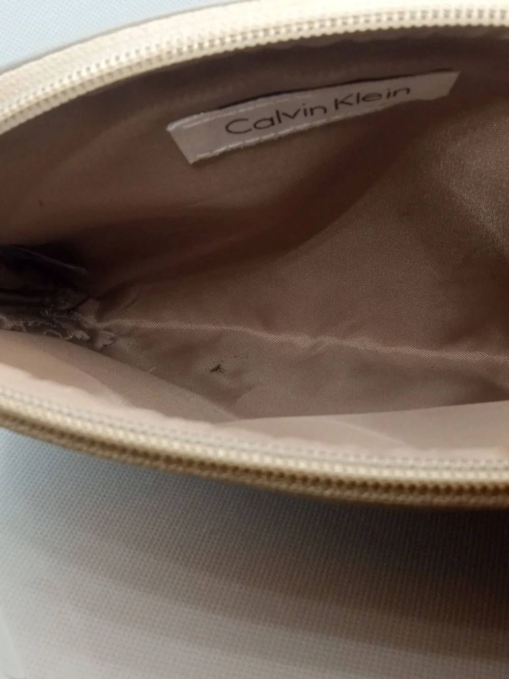 CLAVIN KLEIN MAKE UP CASE - Picture 7 of 7